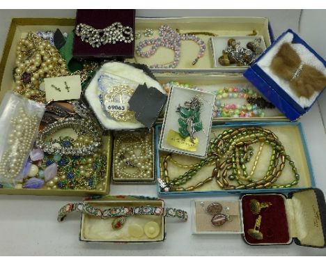 Vintage costume jewellery, a Victorian silver brooch lacking pin and micro mosaic jewellery