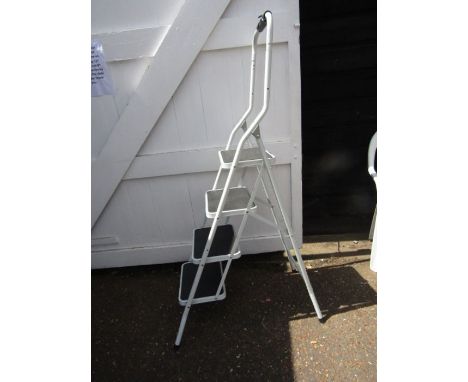 Metal step ladder