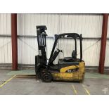 2007 CAT LIFT TRUCKS ELECTRIC - 3 WHEELS EP18NT**(INCLUDES CHARGER)**