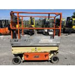 **(INCLUDES CHARGER)** 2011 JLG 1930 ES ELECTRIC SCISSOR LIFT
