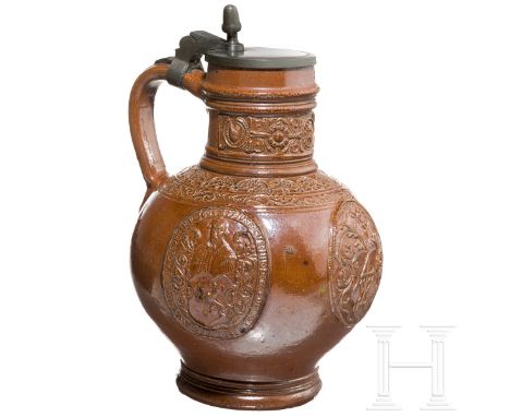   Steinzeug-Kugelbauchkrug, Köln, datiert 1605  Bauchiger Korpus mit zylindrischem Hals und Bandhenkel aus bräunlichem Steinz