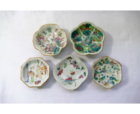 Five small Chinese famille rose 19th century footed porcelain dishes, the largest 10.25cm diameter, the smallest 8.25cm diame