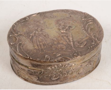 A silver patch box decorated after Watteau. Condition report: This post war continental 5cm box has no condition issues.