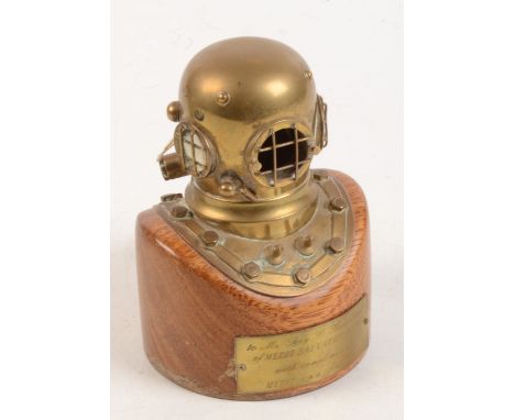 A novelty cigarette lighter in the form of a diver's helmet, height 12.5cm.