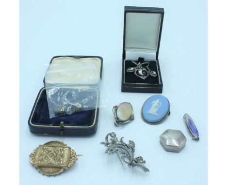 Costume jewellery, a miniature enamel penknife etc.