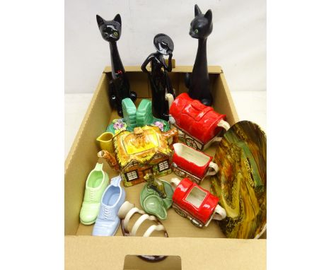 1950s Sadlers pottery 'Wagon Train', two 50s ceramic cats, pair Sylvac bookends & pair boot shaped ashtrays, Deco style figur