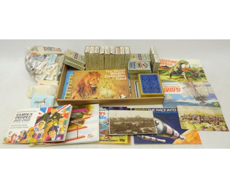 Collection of John Players &amp; Sons and other cigarette cards, many in 'Player's Navy Out Cigarettes' boxes, various tea ca