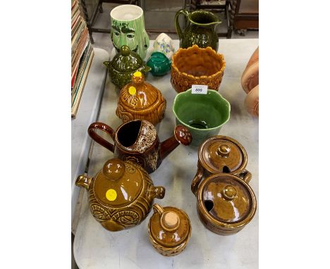 A COLLECTION OF ASSORTED POTTERY TO INCLUDE LIDDED JARS, JUG, CERAMIC WATER CAN MODEL ETC 