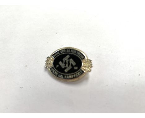 A VINTAGE STYLE GERMAN BADGE 