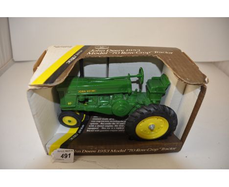 ERTL JOHN DEERE 1953 MODEL "70 ROW CROP" TRACTOR 1:16 WITH BOX