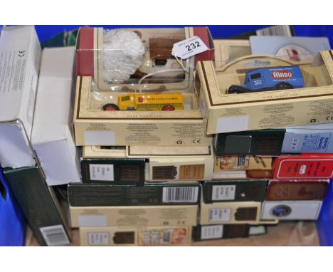 JOB LOT OF 29 MODEL CARS SCALE 1:43 LLEDO ETC BOXED