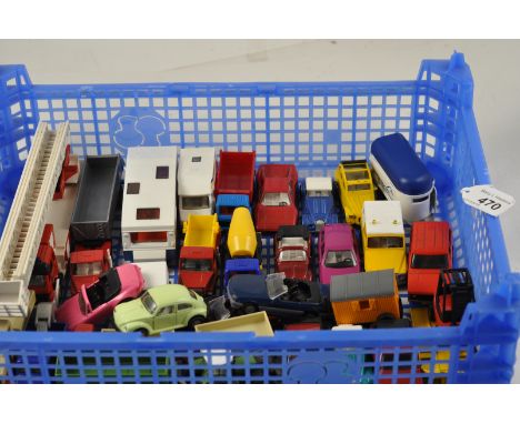 SMALL TRAY OF SIKU VEHICLES TO INCLUDE FIRE ENGINE