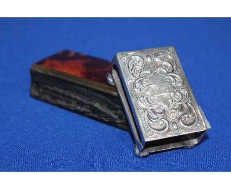 EDWARDIAN EMBOSSED SILVER MATCH BOX COVER
on four ball feet, damages; together with a 19th century tortoiseshell mounted horn