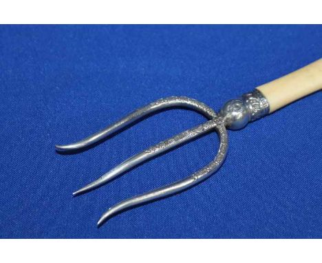 VICTORIAN SILVER COLLARED AND PRONGED BREAD FORK 
