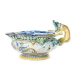 Kleine Fayenceschale mit Fabelwesen