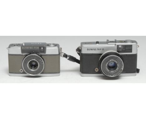 An Olympus Pen EE (Type2) 35mm half frame  camera, Zuiko f3.5 28mm lens, serial number 568809; An Olympus Trip 35, 35mm camer