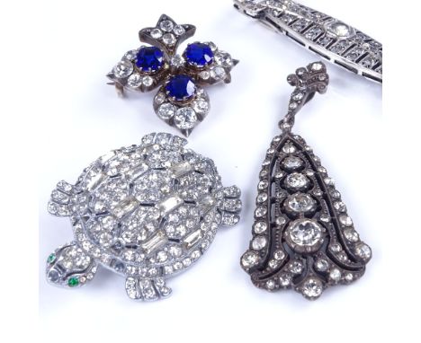 4 Antique and Vintage paste items of jewellery, including blue and white paste club brooch, Art Deco brooch, length 52.5mm et