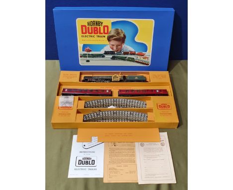 A boxed Hornby Dublo P22 Royal Scot Passenger Set, a superb example, locomotive and coaches M, showing no signs of use. Box b