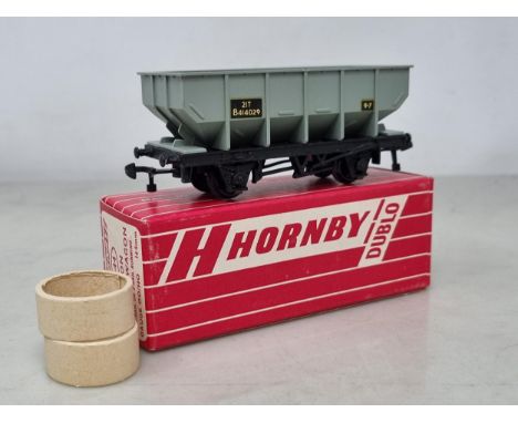 A boxed Hornby Dublo 4644 Hopper Wagon with stanchion cut outs, very few of these were made, M, unused, box superb