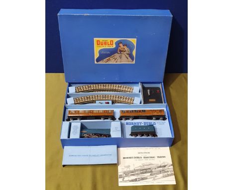 A boxed Hornby Dublo EDP1 'Sir Nigel Gresley' Passenger Set 1/2in version, M, the version with the rounded edge nameplate. Bo