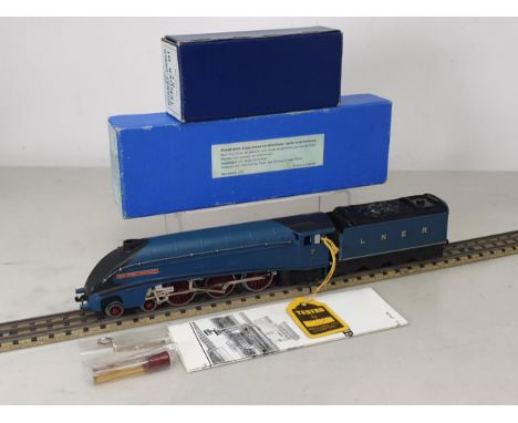 A boxed Hornby Dublo EDL1 'Sir Nigel Gresley' 1/2in version, M, showing no signs of use, tender has supplementary over sticke