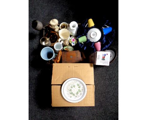 A boxed 20 piece Hornsea Oatmeals starter set together with a further box containing miscellaneous china, boxed Royal Worcest