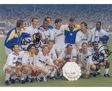 Football Autographed 8 x 6 photo LEEDS UNITED, Col, depicting a superb image showing Leeds United players posing with the Cha