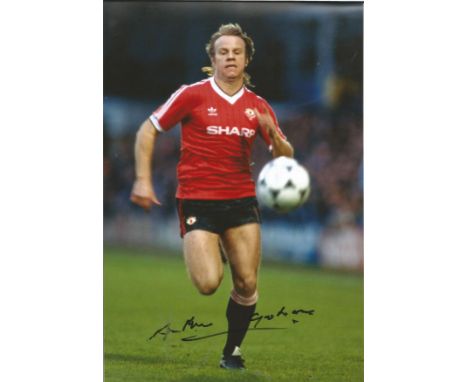 ARTHUR GRAHAM signed Manchester United 8x12 Photo. Good condition. All autographs come with a Certificate of Authenticity. We