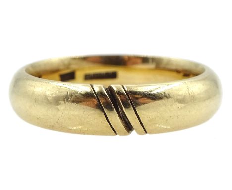 9ct gold wedding band, hallmarkedCondition Report:Approx 6.15gm, size P-Q, ring depth = 5mm