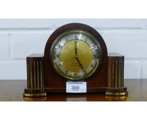 A Stewart 8 day mahogany cased mantle clock, 20 x 14cm 
