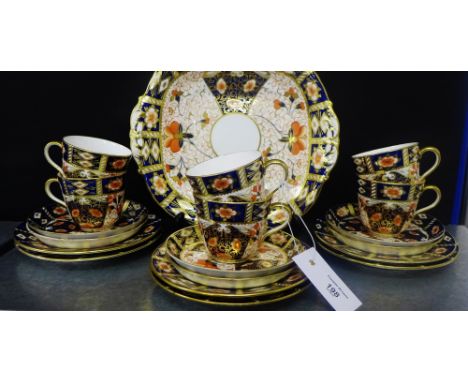 A Davenport Imari patterned porcelain teaset comprising six cups, six saucers, six side plates and a cake plate (19) 