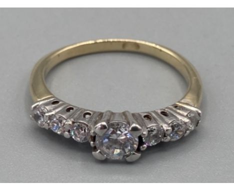 Ladies 14ct yellow gold cubic zirconia ring size L 2.6g gross