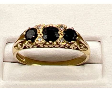 Vintage style Ladies 9ct gold sapphire and diamond ring. Size Q (2.2g)