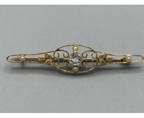 Ladies antique 15ct yellow gold seed pearl and cubic zirconia ornate stone set brooch 3.8g gross