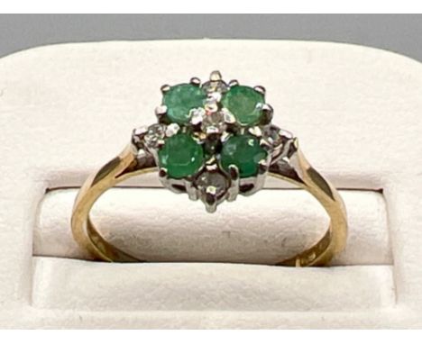 Vintage 9ct gold Emerald and diamond cluster ring. Size O1/2 (1.9g)