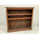 An Edwardian oak open bookcase, width 152cm, depth 40cm, height 137cm***CONDITION REPORT***PLEASE