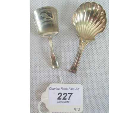 Two 19th century caddy spoons (indistinct marks).