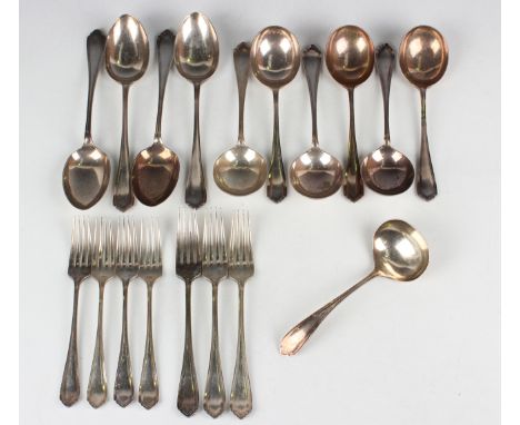 A George V part canteen of silver Windsor pattern cutlery, comprising six soup spoons, three table forks, four tablespoons, f