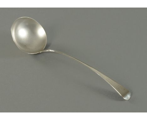 A George III Old English pattern soup ladle, London 1805, length 31 cm, 121 grams.