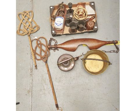 Miscellaneous metalware, to include a pierced brass trivet, jelly mould, candlestick, 19th c pewter mug, etc 