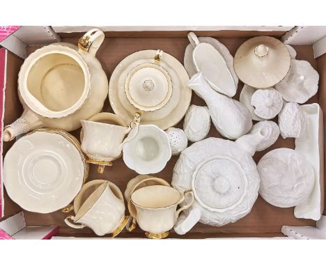 A quantity of Royal Albert Affinity Gold tea ware, comprising teapot and cover, lidded sucrier, plates, cups and saucers, tog