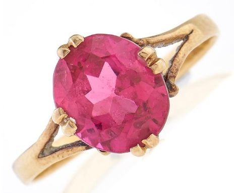 A synthetic ruby ring, in gold, 2.6g, size Q 