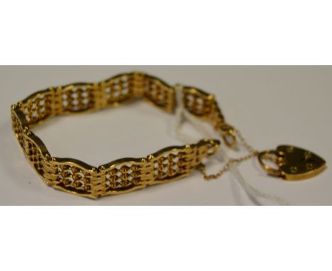 A 9ct gold gate link bracelet, 24.8g