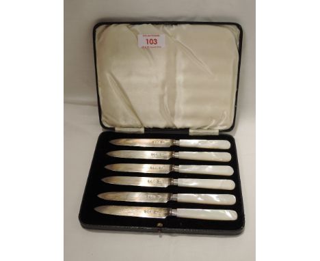 A cased set of silver fruit knives having mother of pearl handles, Sheffield 1919, Sutherland & Rodan