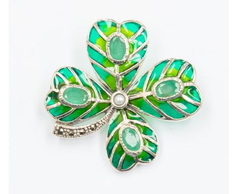 A plique a jour silver brooch/pendant in the form of a clover leaf, each leaf set with faceted emerald, length approx 35mm, r