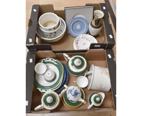 A Coalport part tea service in green ground, Booth blue and white dinner plates, Portmeirion small planters, a Wedgwood bowl,