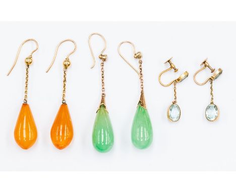 Three pairs of vintage 1920's / 30's earrings to include: a pair of nephrite jade and pearl  chain gold drop earrings, length
