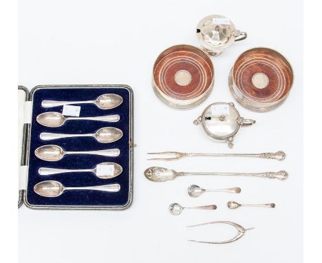 A collection of silver including: an early 20th Century American Sterling silver Oyster spoon &amp; fork, stamped Sterling; t