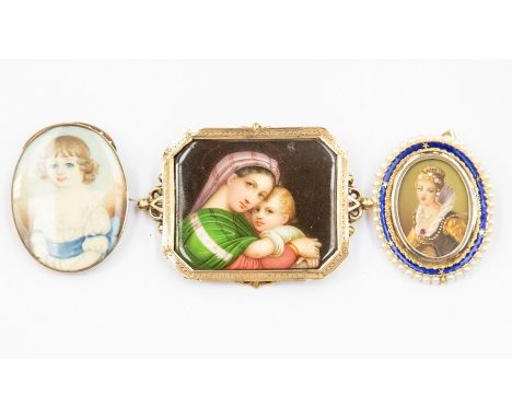 Early 20th Century 18ct gold hand painted porcelain and seed pearl pendant/brooch, oval form depicting a lady within a blue e
