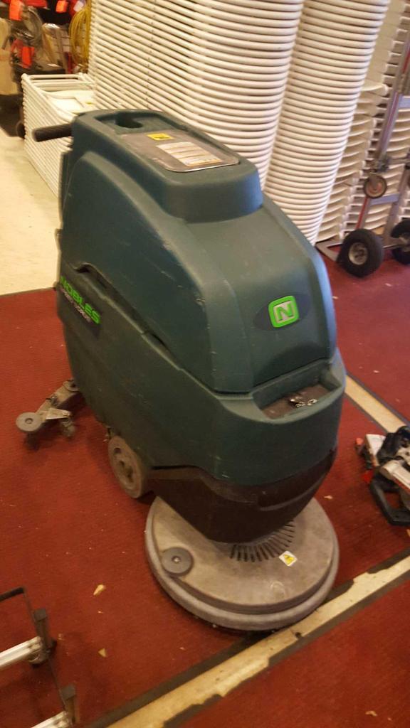 floor scrubber cleaning machine